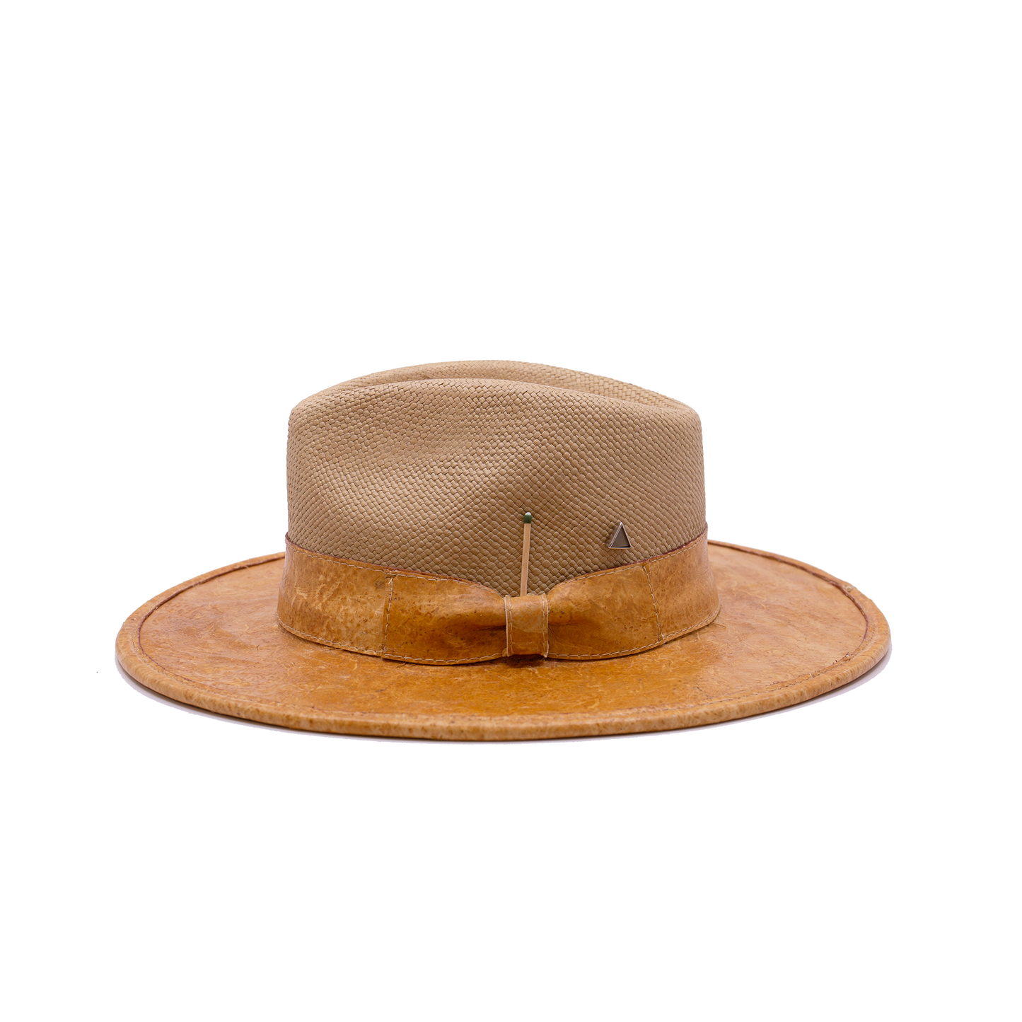 100% Straw Hat in Natural Ecuadorian Straw Crown 1 1/2" Reishi™ band and bow MycoWorks Fine Mycelium™ leather alternative NF silver casted gemstone on crown Reishi™ brim and full binding Flat brim Woven in Ecuador Made in California