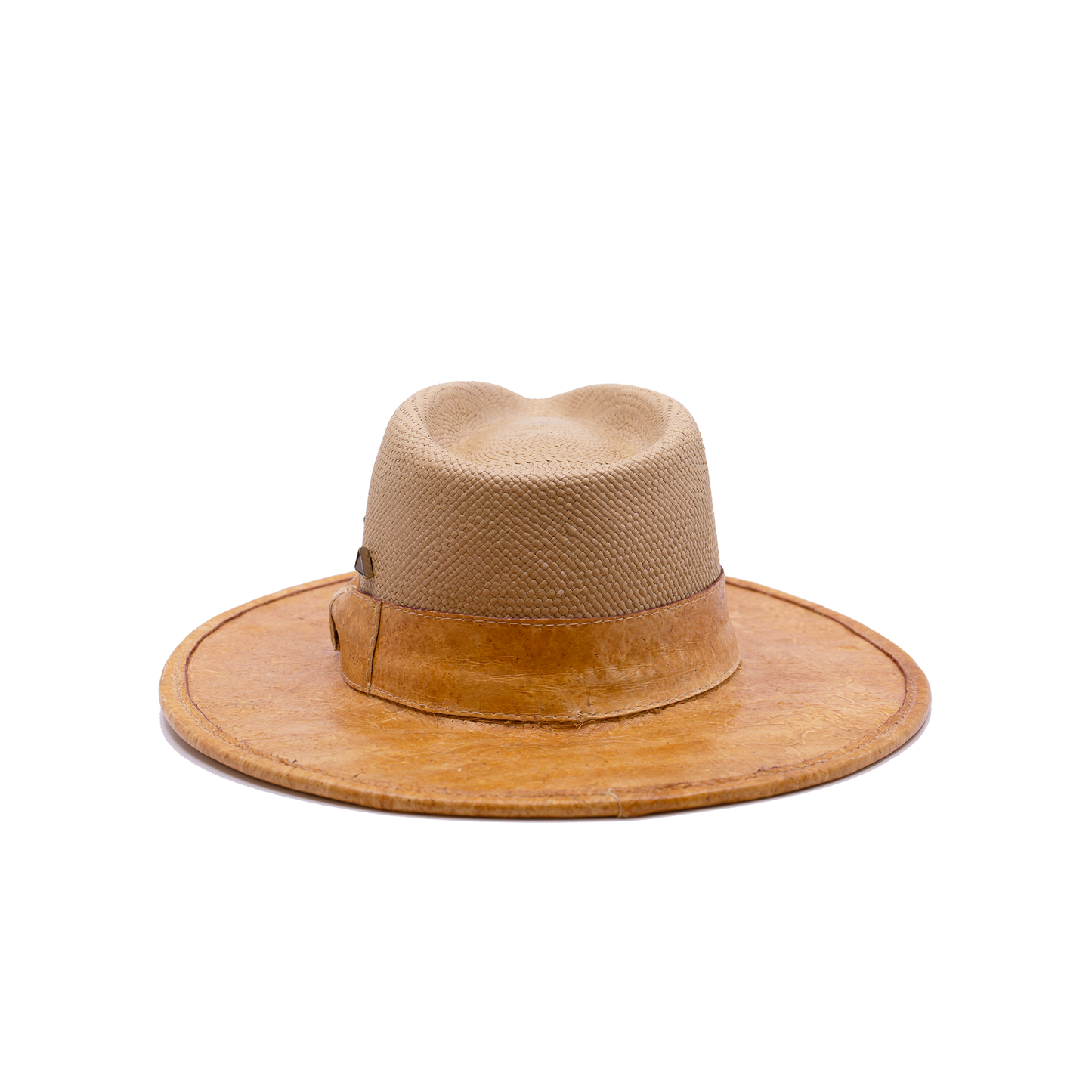 100% Straw Hat in Natural Ecuadorian Straw Crown 1 1/2" Reishi™ band and bow MycoWorks Fine Mycelium™ leather alternative NF silver casted gemstone on crown Reishi™ brim and full binding Flat brim Woven in Ecuador Made in California