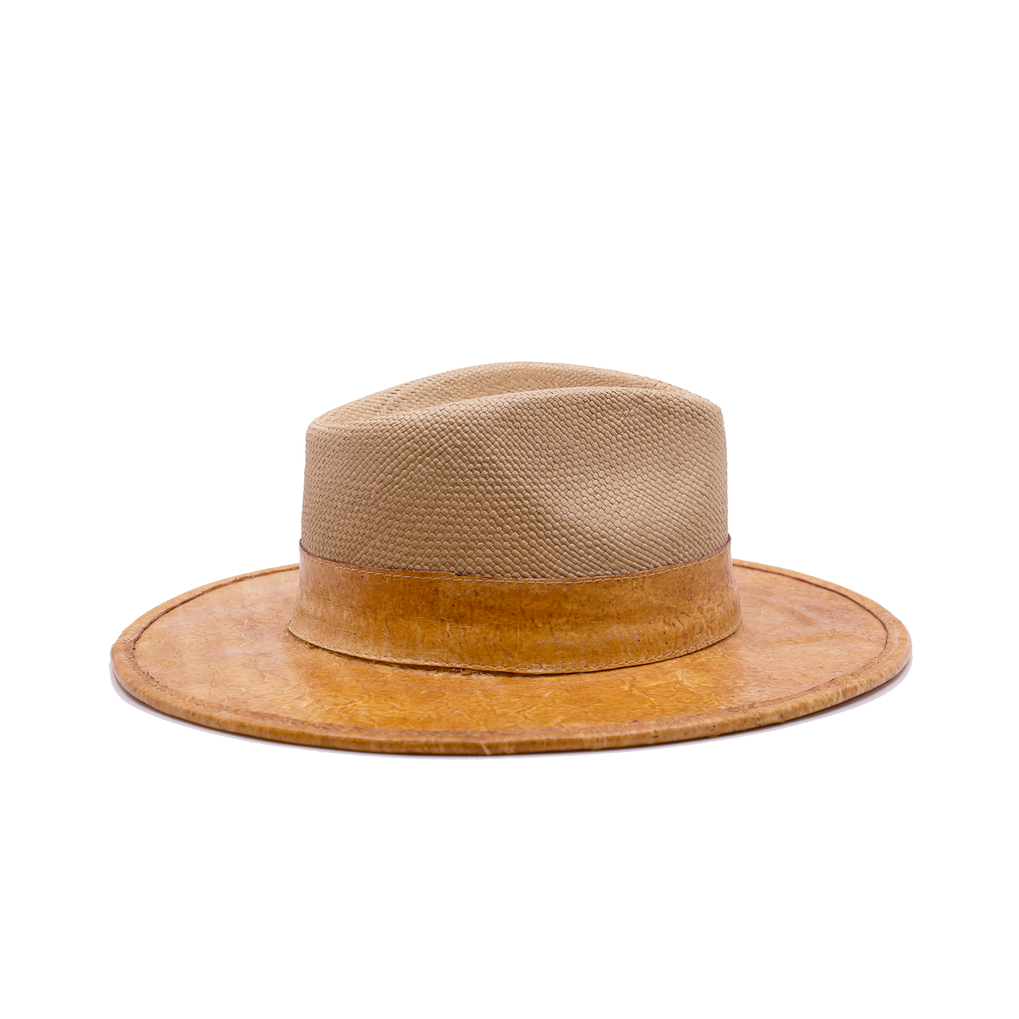 100% Straw Hat in Natural Ecuadorian Straw Crown 1 1/2" Reishi™ band and bow MycoWorks Fine Mycelium™ leather alternative NF silver casted gemstone on crown Reishi™ brim and full binding Flat brim Woven in Ecuador Made in California