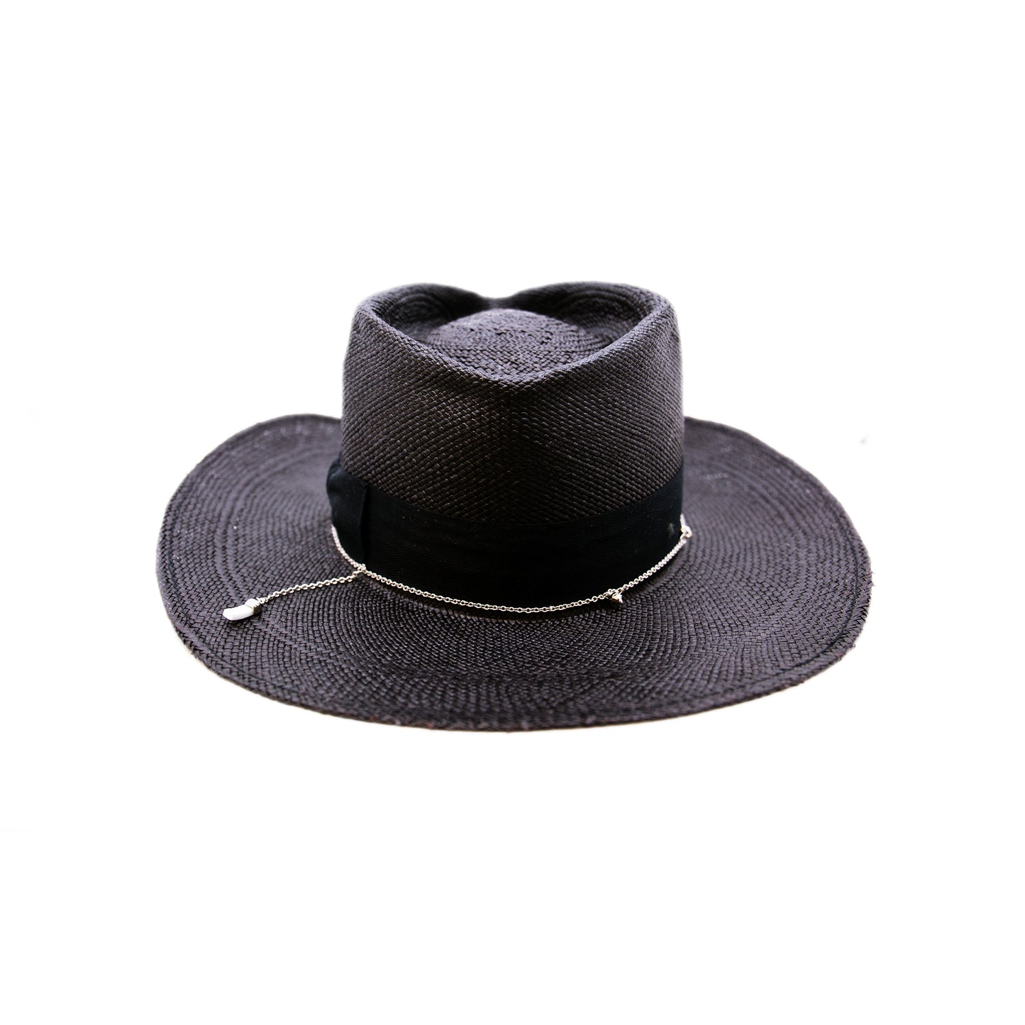 100% Ecuadorian straw hat in Black 1 ½” herringbone band & Bow Alternating silver chain with silver leaf accouterments Woven in Ecuador Western flanged brim Made in USA