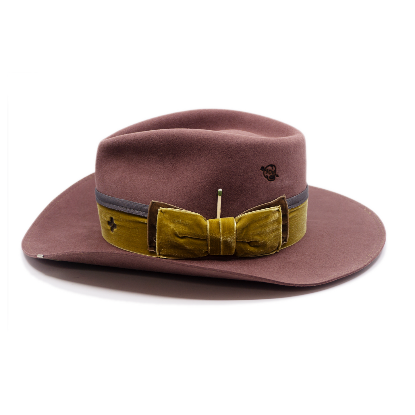 100% felt hat in Malibu Western Weight 2” antique gold velvet band with gray grosgrain NF Iconography across band Double bow in tonal velvet Tonal double ticking on brim Silver nf hat swag Cowboy flanged brim Made in USA