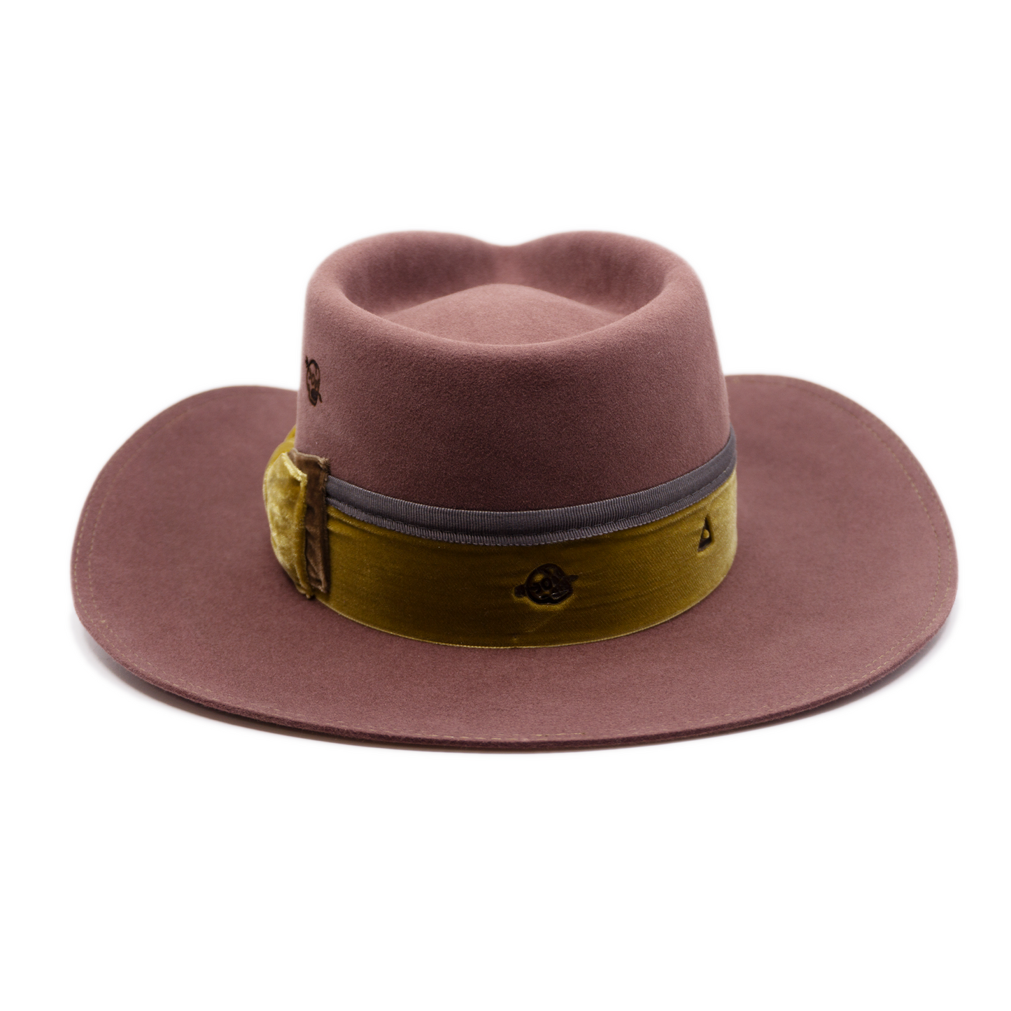 100% felt hat in Malibu Western Weight 2” antique gold velvet band with gray grosgrain NF Iconography across band Double bow in tonal velvet Tonal double ticking on brim Silver nf hat swag Cowboy flanged brim Made in USA