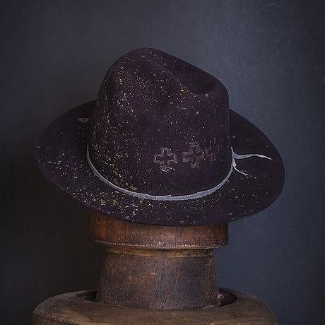 Hat 210