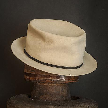Hat 231
