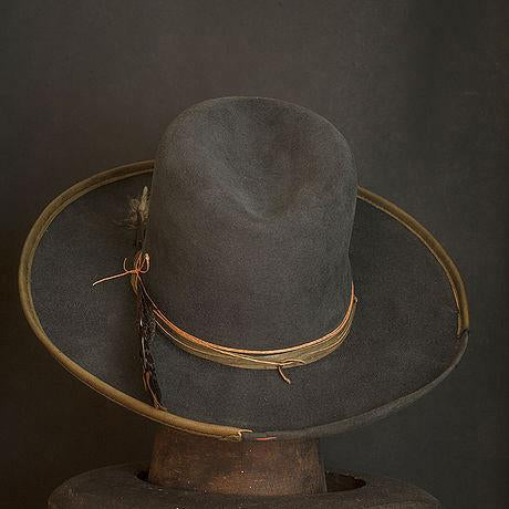 Hat 220