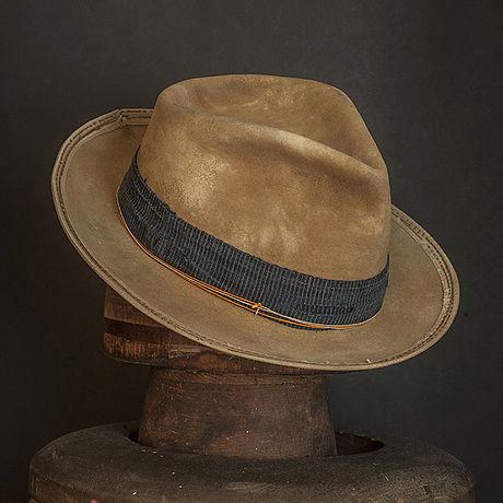 Hat 221