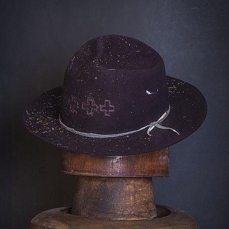 Hat 210