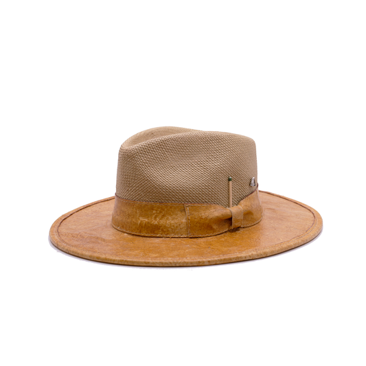 100% Straw Hat in Natural  Ecuadorian Straw Crown  1 1/2" Reishi™ band and bow MycoWorks Fine Mycelium™ leather alternative   NF silver casted gemstone on crown  Reishi™  brim and full binding   Flat brim  Woven in Ecuador  Made in California