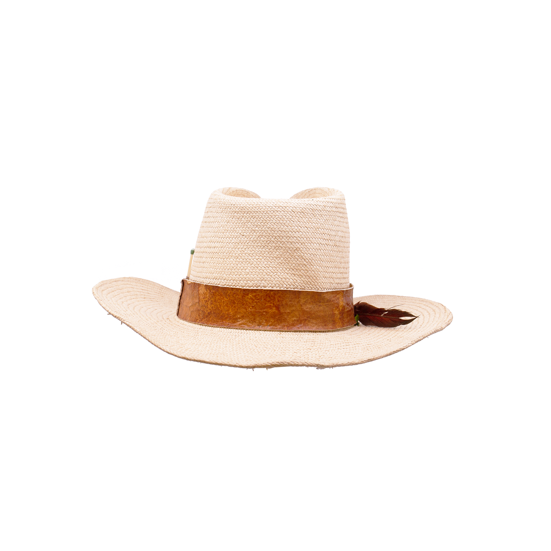 100% Straw Hat in Natural  Ecuadorian Straw Crown  1 1/2" Reishi™ band MycoWorks Fine Mycelium™ leather alternative   Molt harvested parrot feather with silver and gold nuggets  NF fabric patched center pinch  NF western flanged brim  Woven in Ecuador  Made in California