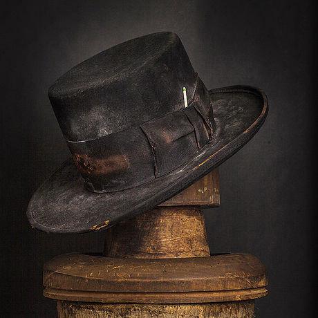 Hat 216