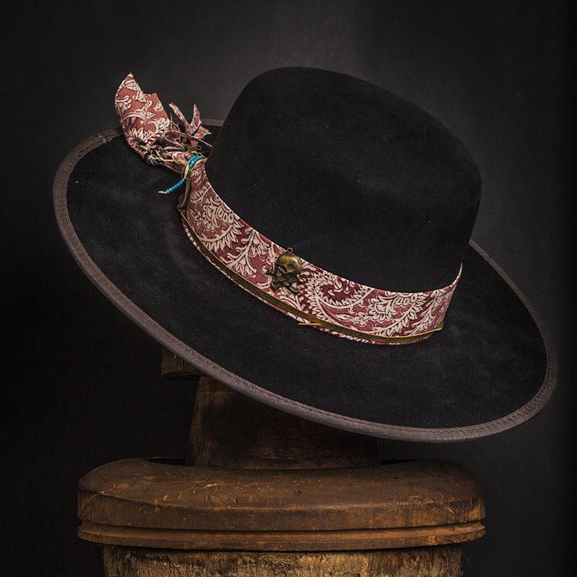 Hat 054