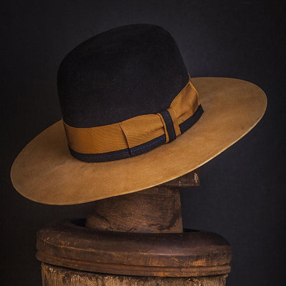 Hat 027 – Nick Fouquet