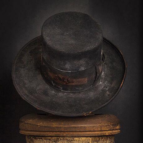 Hat 216