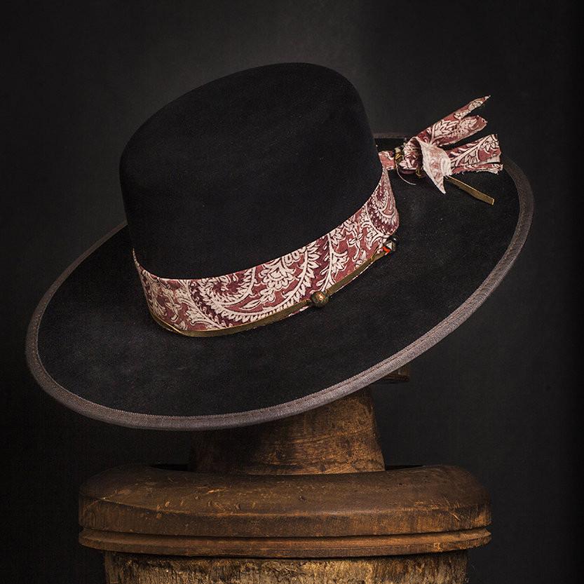 Hat 054
