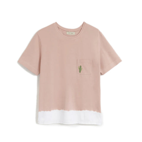 VICTOR T-SHIRT Light Pink crewneck t-shirt Hand dyed cotton jersey Chest pocket with embroidered artwork Composition: 100% cotton Dry clean Country of origin: Italy